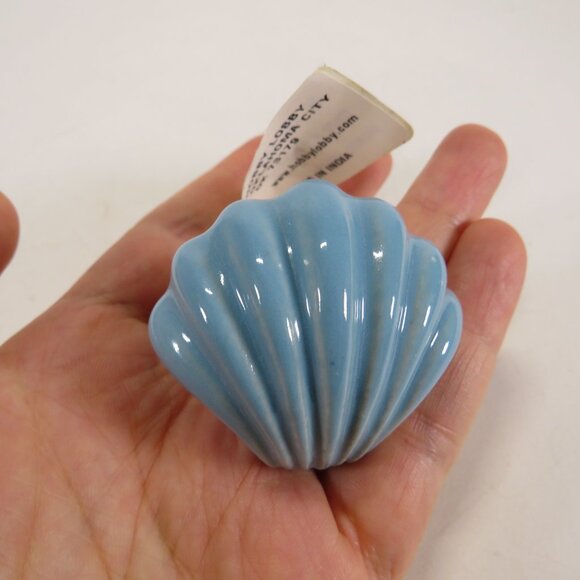 ceramic seashell drawer pull - Picture 1 of 4